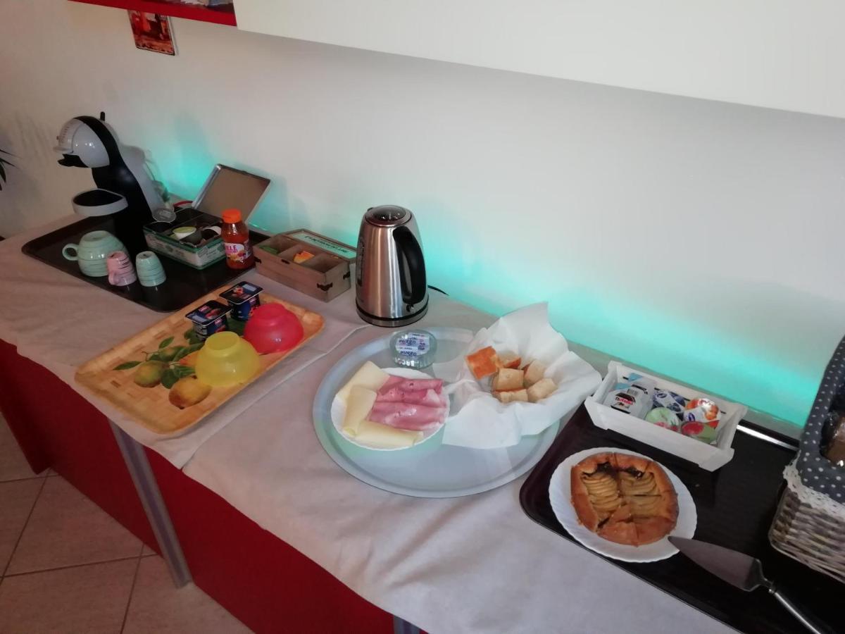 B&B La Casa Dei Frutti Di Bosco Garlasco Buitenkant foto