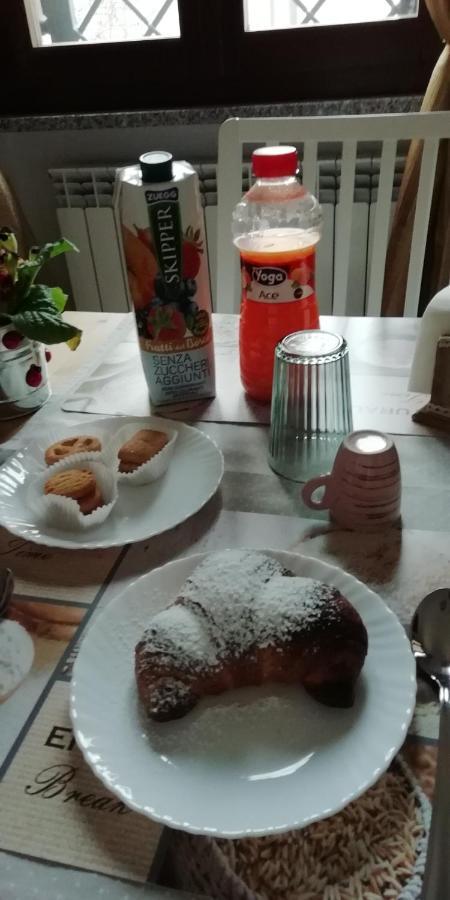 B&B La Casa Dei Frutti Di Bosco Garlasco Buitenkant foto