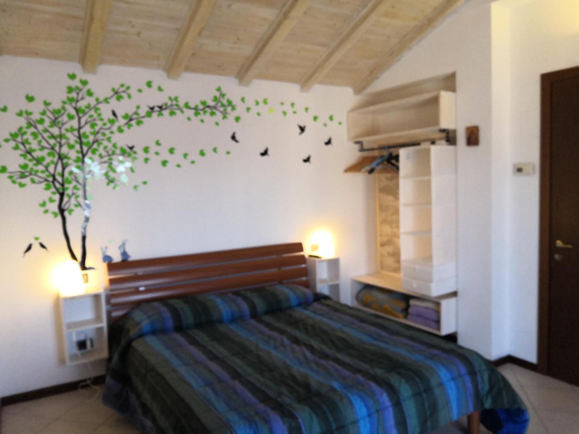 B&B La Casa Dei Frutti Di Bosco Garlasco Buitenkant foto